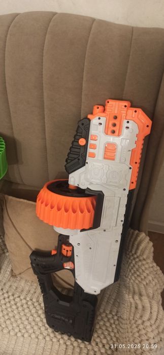 Продам бластеры 2 шт.