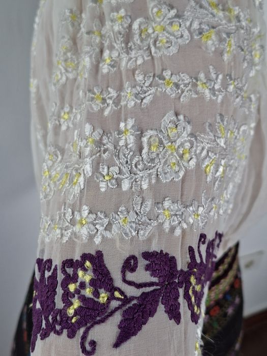 Vind costum popular autentic marchizet