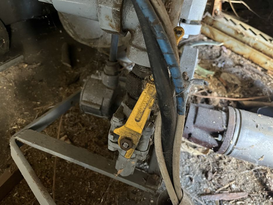 Газов резервоар цистерна газстанция