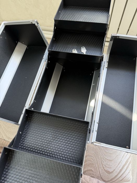 Косметика чемодан новый