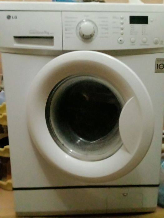 Продается стиральная машина.  Ллоррлллл   рррриивввваллл ооотттрррроо