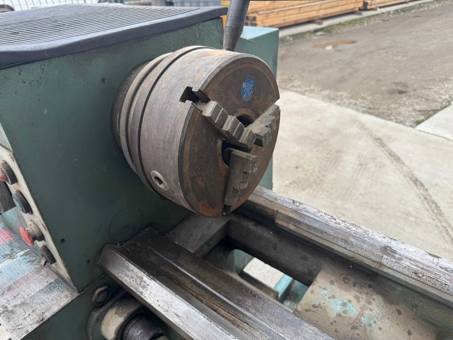 Универсален струг СУ 400 – ЗММ Сливен, работещ + ножове и аксесоари