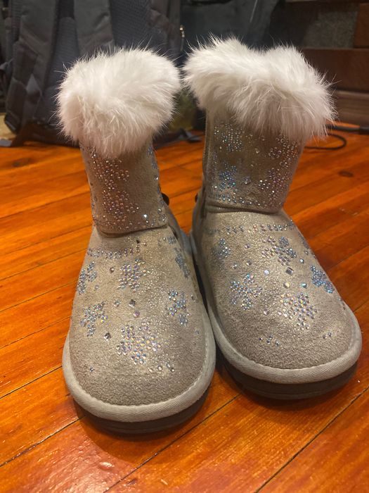 Продаю детские сапоги