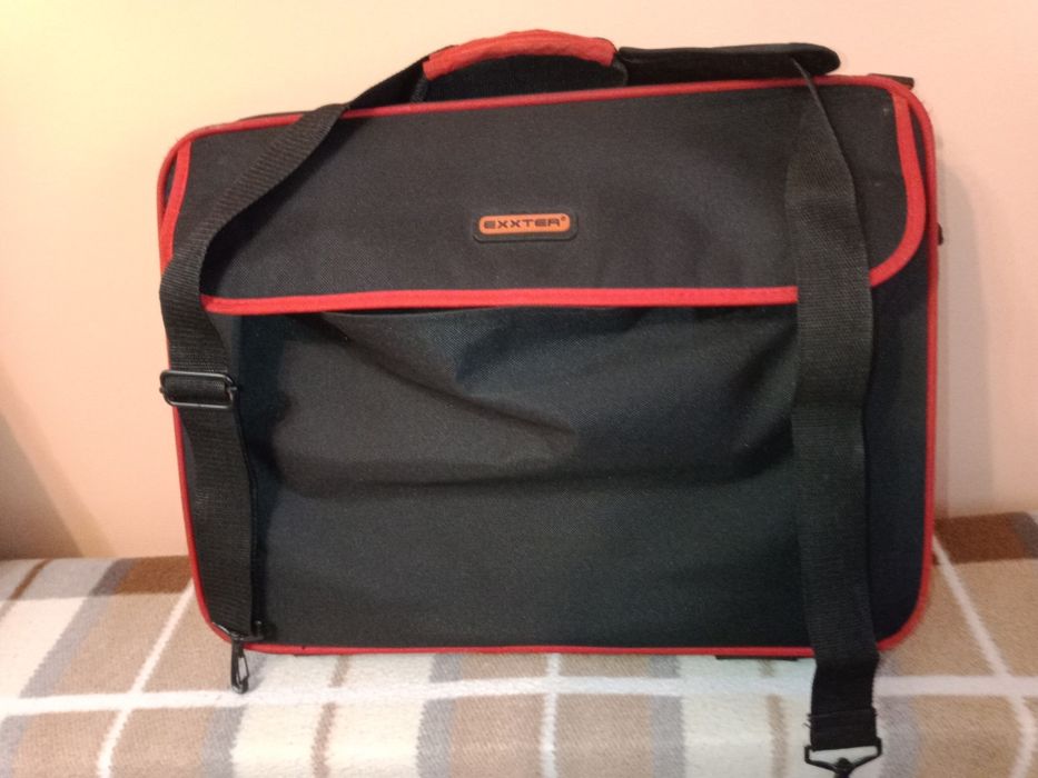 Servietă laptop de mînă și umăr dim.47/35 ext. 46/34 int.