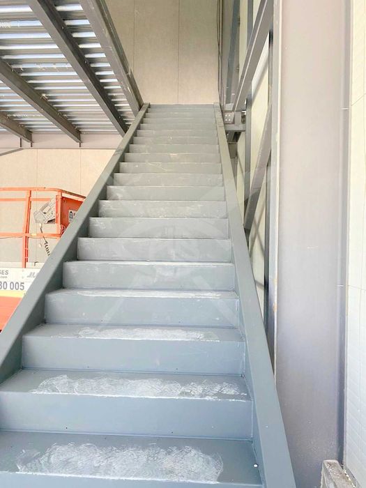 Продава се Промишлена сграда в Пловдив, Индустриална зона - Север - 2000 кв.м за 325 €/кв.м - Снимка #2