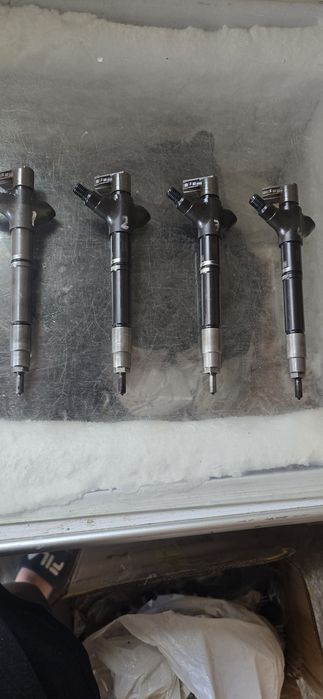 Injectoare Toyota euro 5 2,0 diesel Cod.1AD  verificate