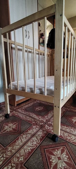 Продам детскую кроватку