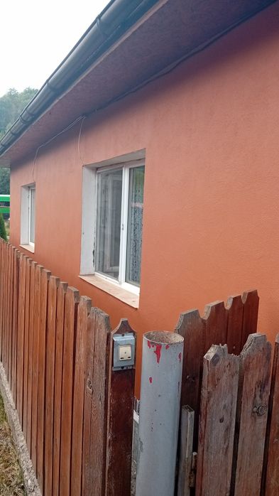 Vând casă zonă liniștită colonie(ÎN GUTMAN)