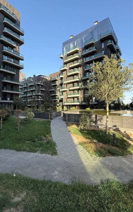 ЖК Parkwood , квартира 2в3-х комнатную . 64м2. Вид во двор.