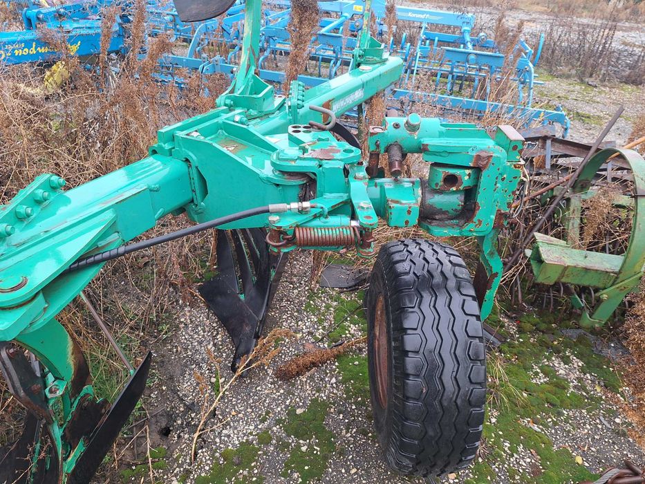 Продавам плуг REGENT A-4800