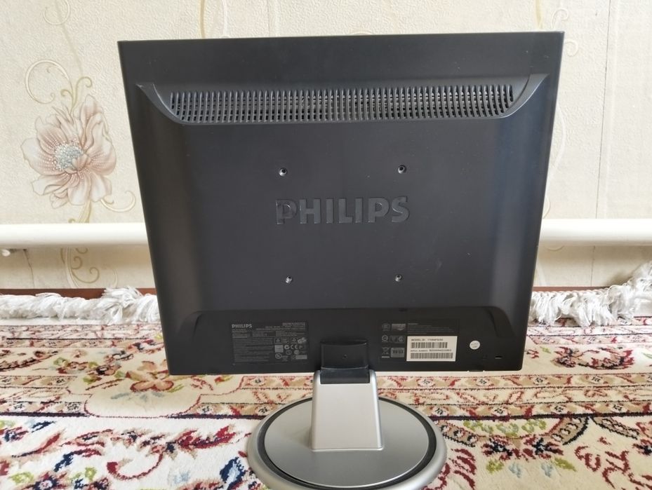 Монитор 17дюймов