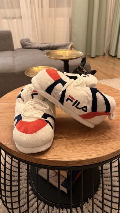 Papuci pufosi / Papuci de casă model adidași Fila – Mărimea 36/37