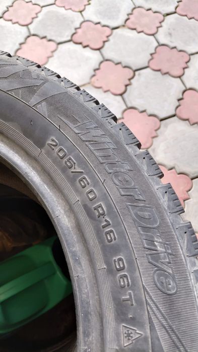 Продам зимнюю резину р 16
