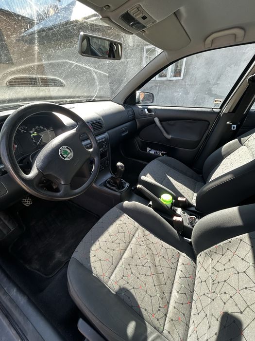 Vând Skoda Octavia 2005 1.6 Benzină Preț 1650€ Negogiabil