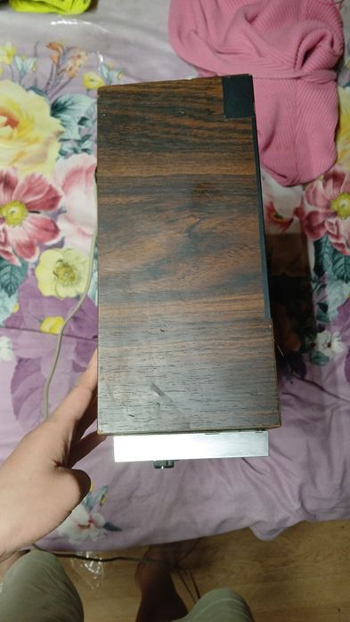 Acesta este un receiver stereo vintage JVC VR-5521,