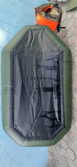 Продам лодку рыбацкую