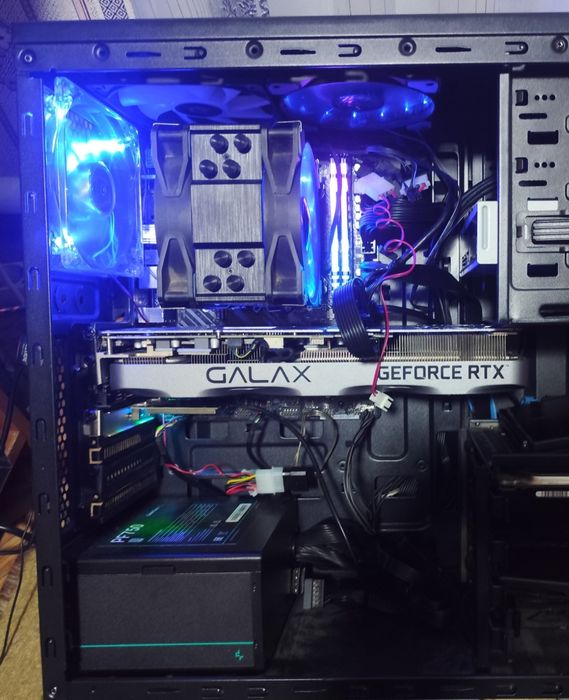 Продам материнскую плату Lga1700