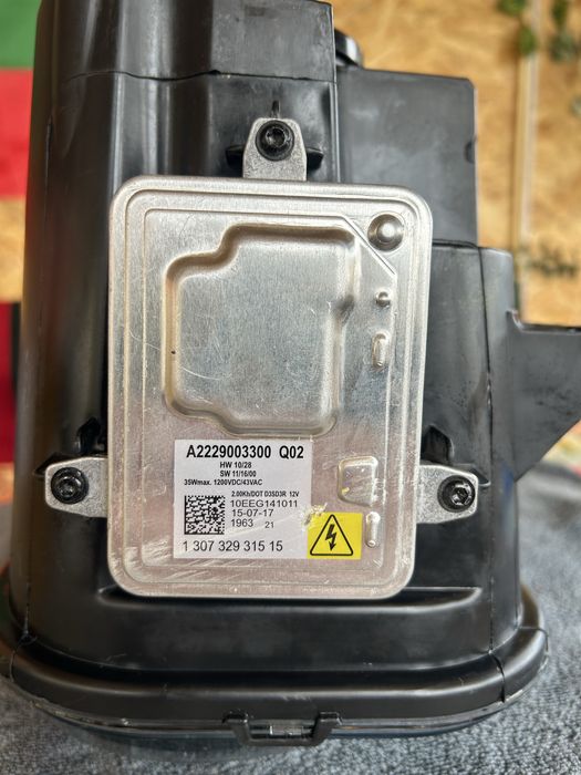 Ксенонов фар за Dodge challenger