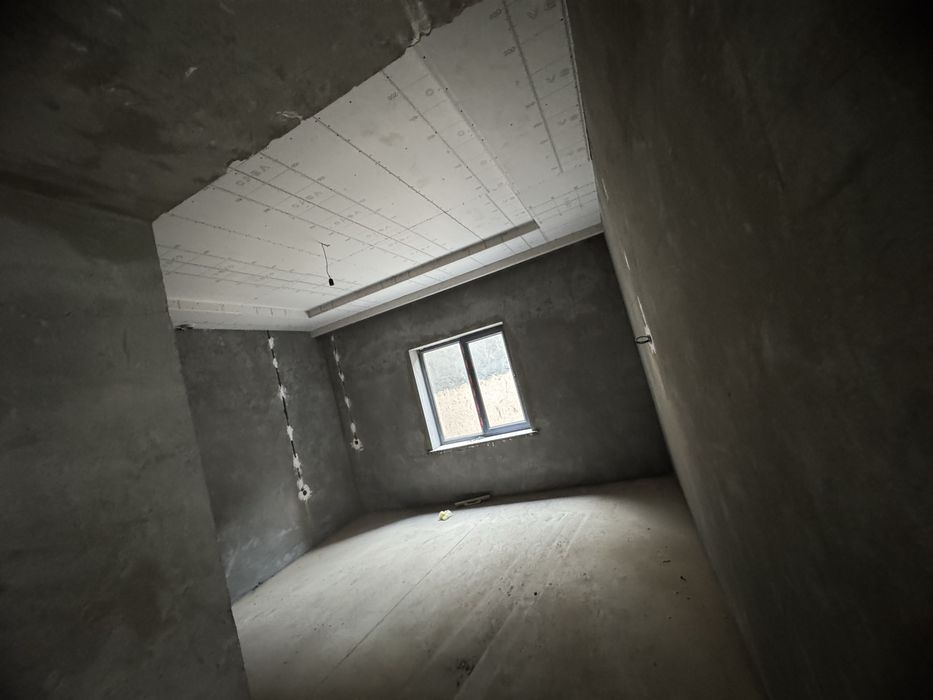 киров  хокимият орка томонида  2сотих  8хона +падвал  учасктка