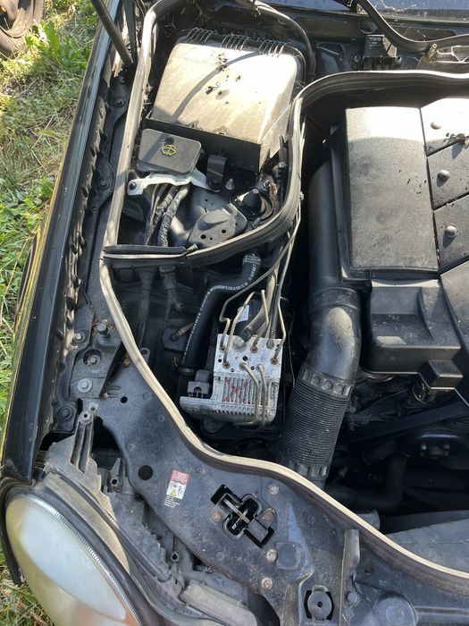W211 Е240 2.6 бензин 177hp за части.