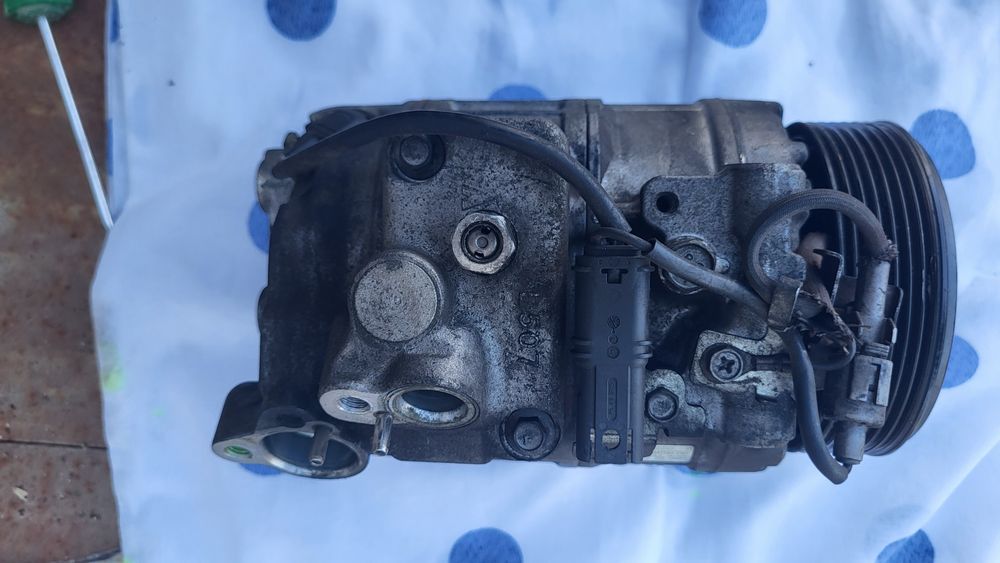 Компресор Климатик БМВ Ф01