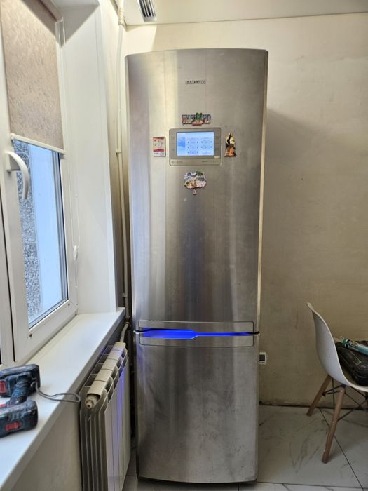 Продам холодильник