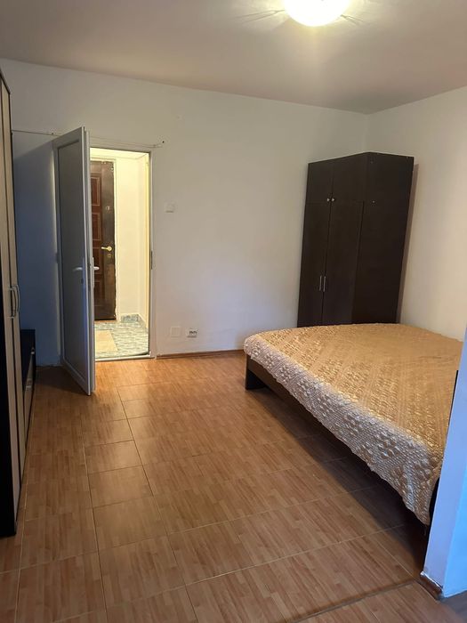 Închiriez garsonieră in Lapus