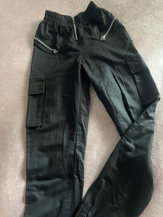 Pantaloni tip cargo cu fermoare