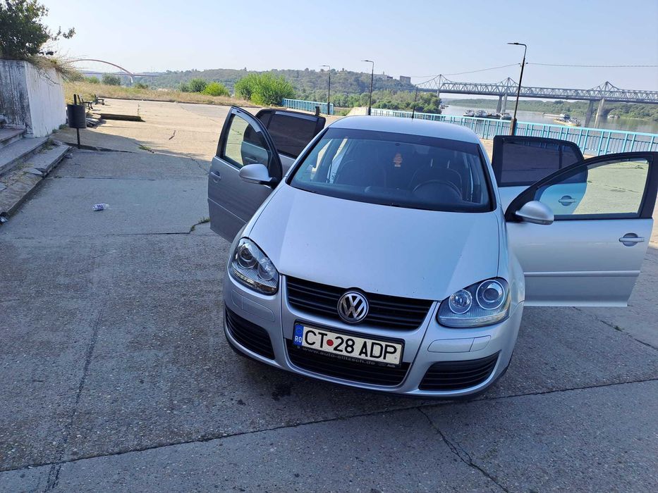 WV golf 5.  2.0 tdi