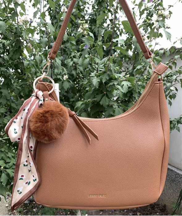 Нова дамска чанта. Нова дамска раница Mexx