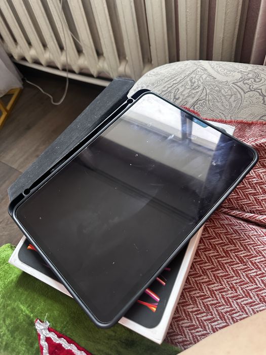 Продаю айпад про 11