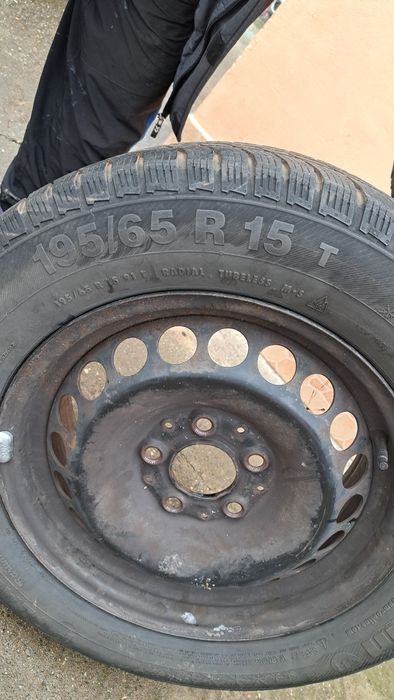 Vând anvelope iarna