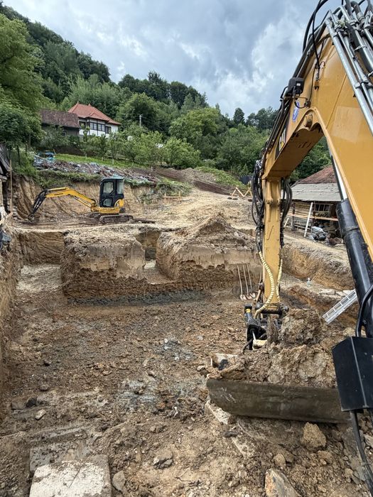 Prestam si inchiriem cu camioneta mini incarcator senile bobcat mini excavator dumper