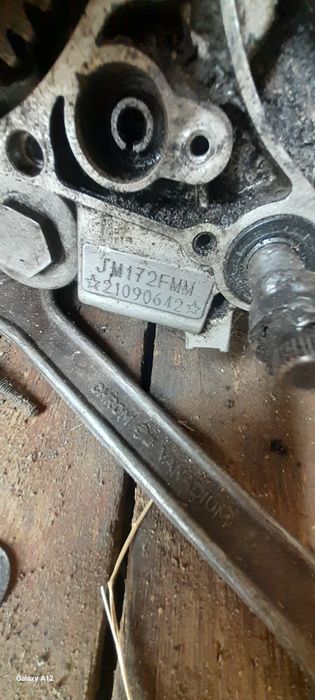 Продам двиготель и карбюратор