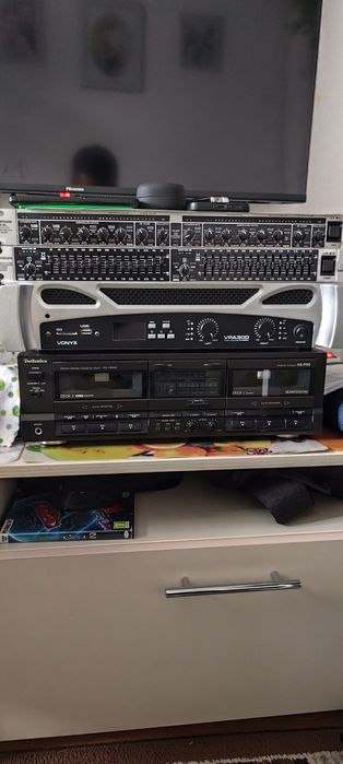 Vând sistem audio compus din amplificator Vonyx , compresor de sunet, egalizator grafic și mixer