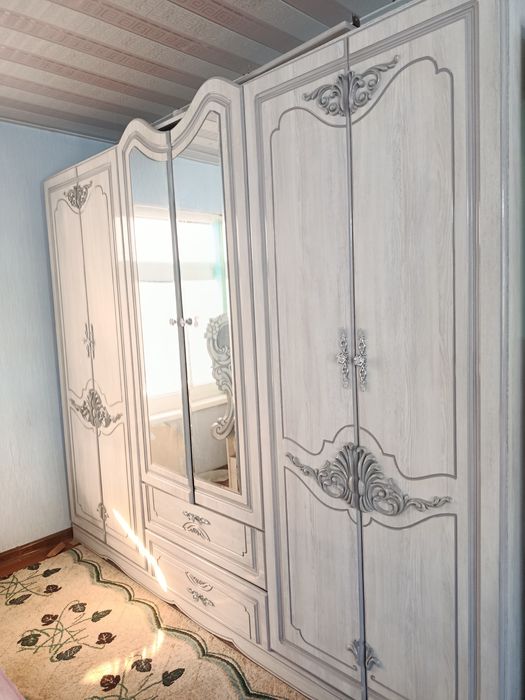 Спальный гарнитур