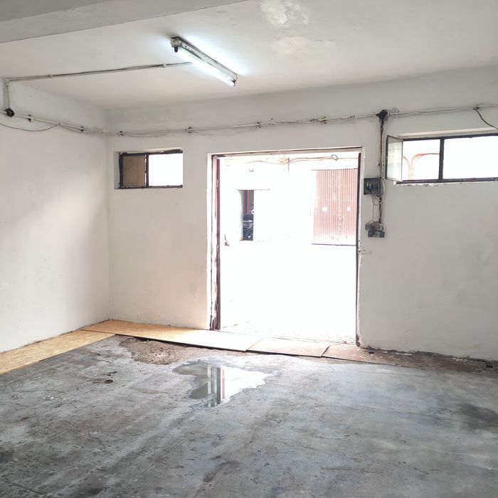 Închiriez convenabil Hala