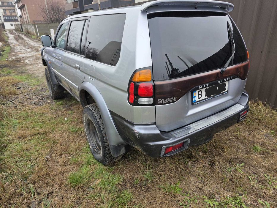 Pajero sport 4x4 offroad mitsubishi pajero shogun landcruiser l200