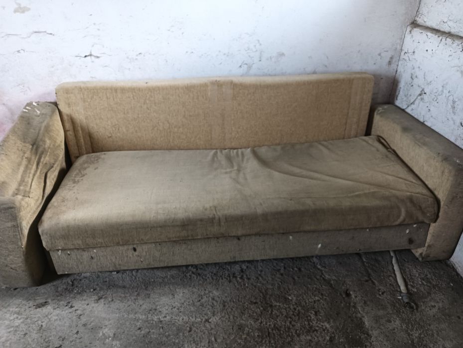 Vand canapeaua estensibila