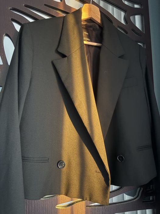 Късо сако Mango