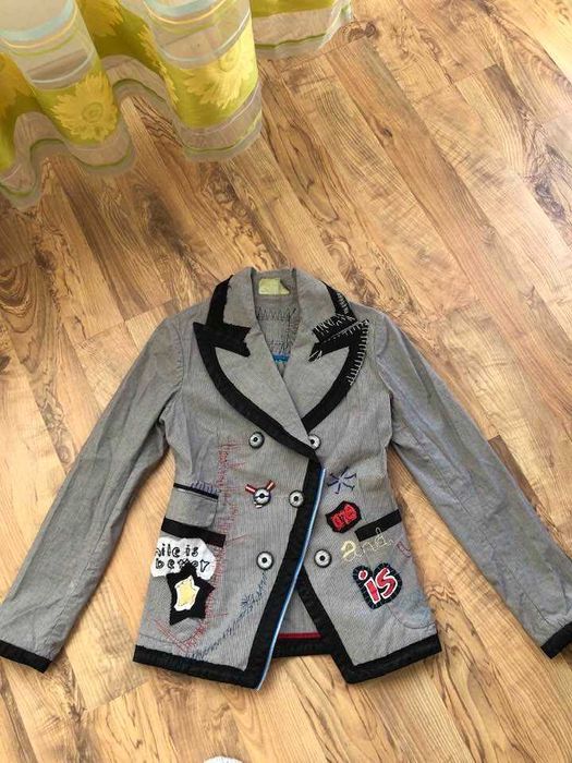 разпродажба на сака - черно Zara  и Desigual