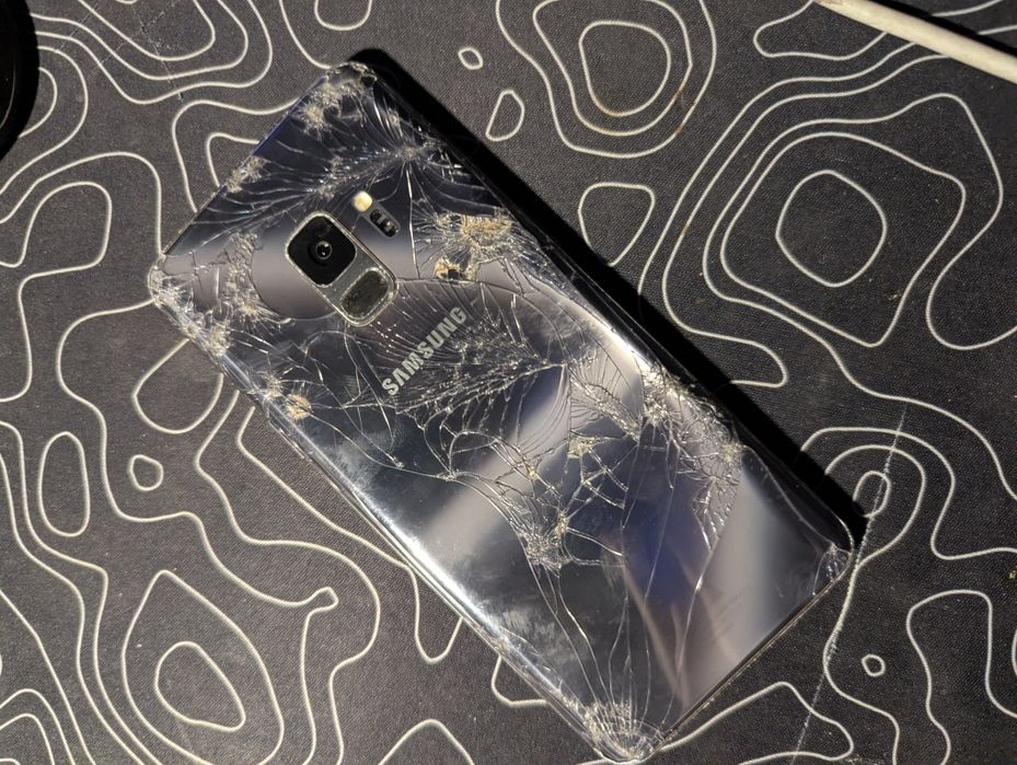 Продам Samsung S9