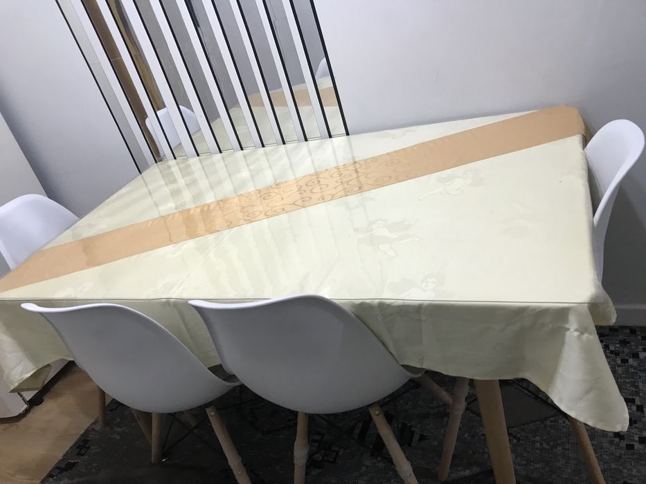 Продам стол и 4 стула