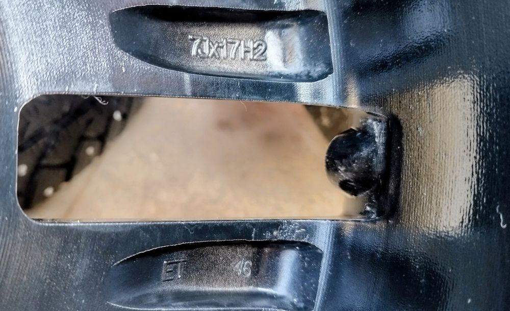 Комплект шипованных шин BRIDGESTONE
