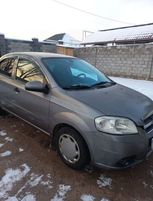 Машина шевррлет авео