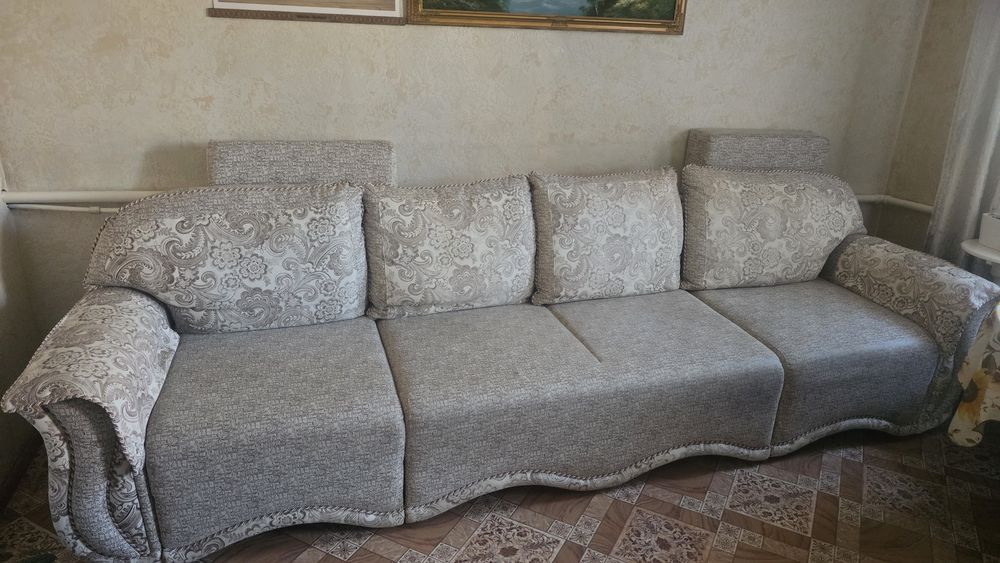 Продам диван серый