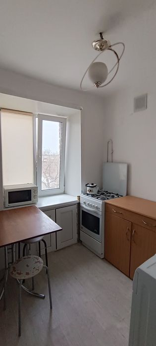 Продам 1 ком кв школьник