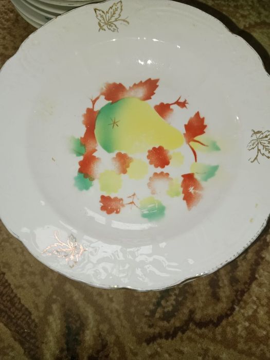 Посуда и сервант