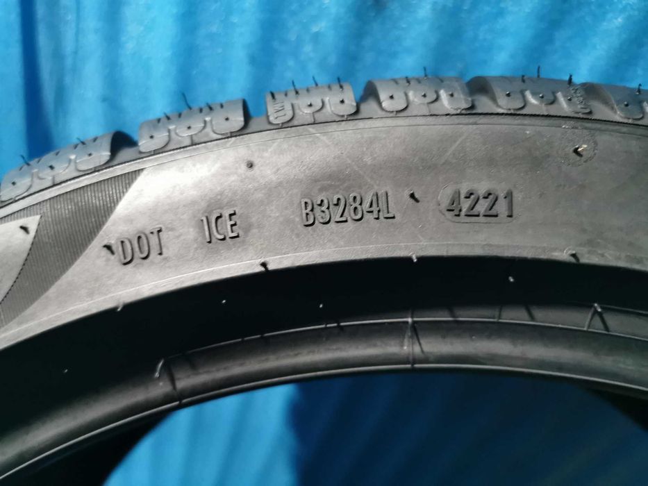 245/40 R19 - 275/35 R19 pirelli runflat m+s 4 bucati