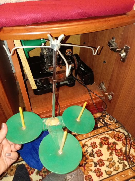 Продам оверлок в хорошем состоянии